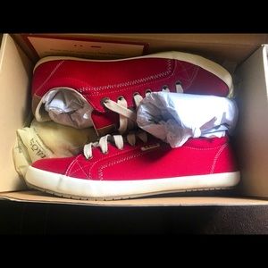 Womens Taos Red sneakers 9.5 NWT